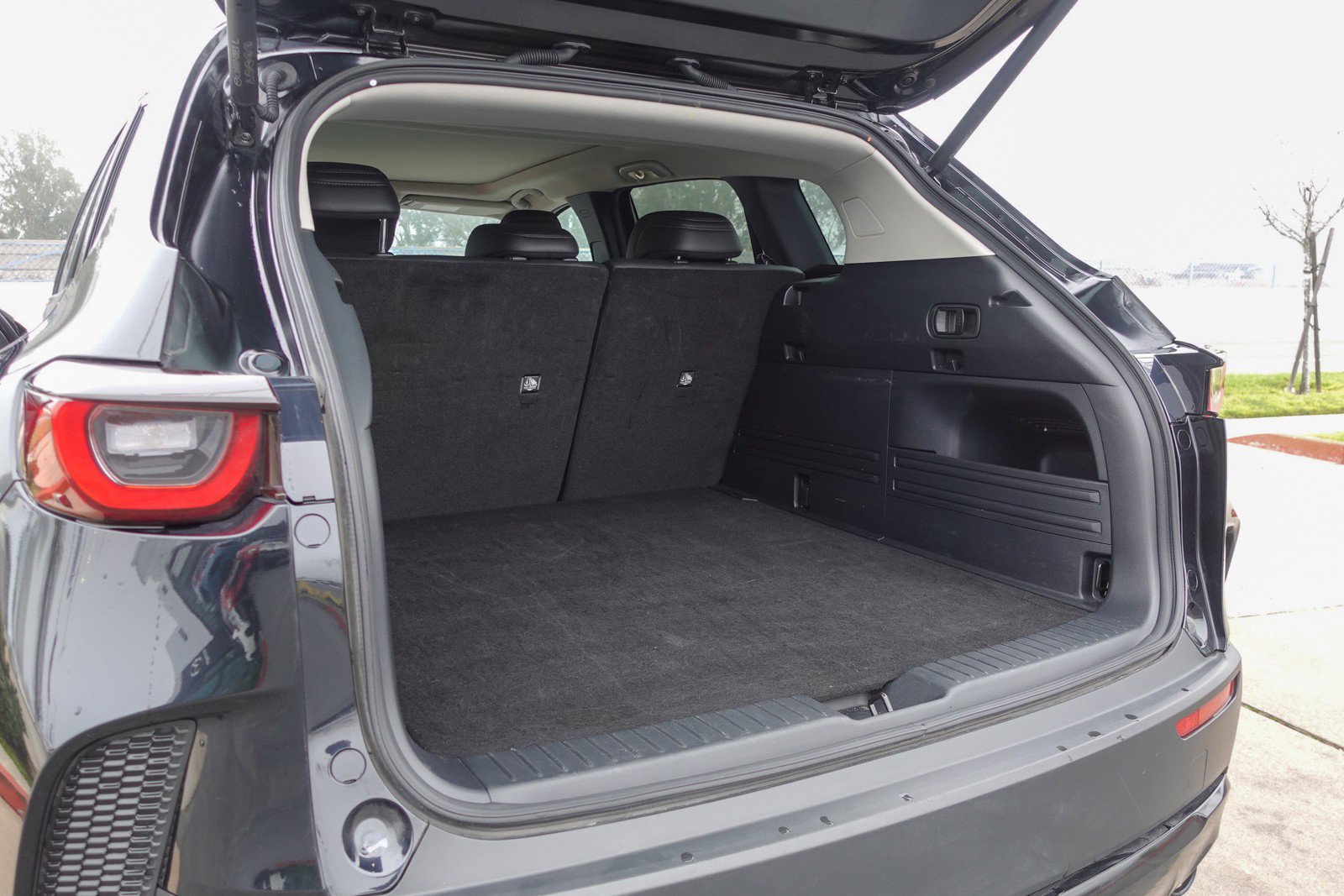 Certified 2025 MAZDA CX-50 AWD 2.5 Hybrid w/ Premium Pkg image 25