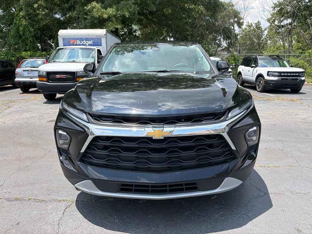 Used 2025 Chevrolet Blazer LT FWD image 2