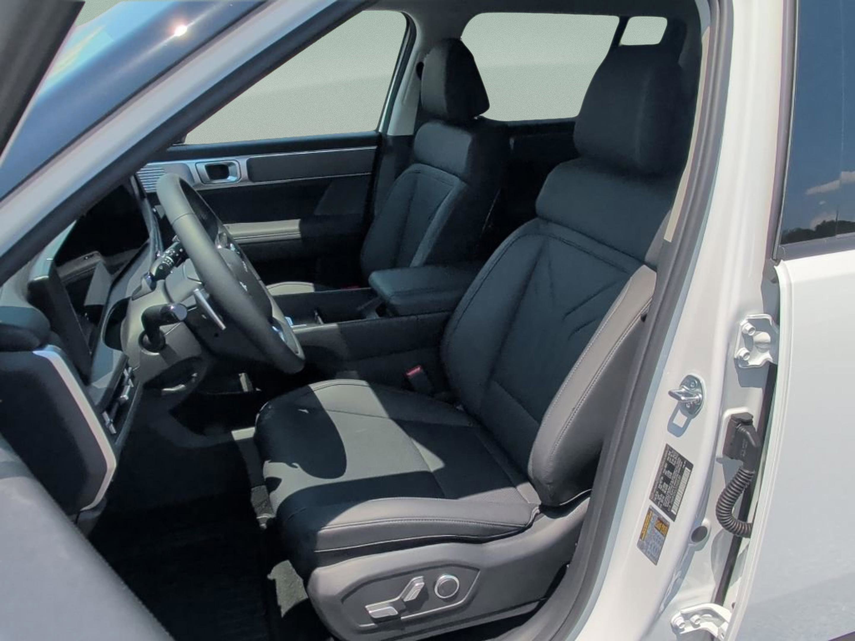New 2026 Hyundai Santa Fe XRT w/ Tow & Go Package AWD/4WD image 15