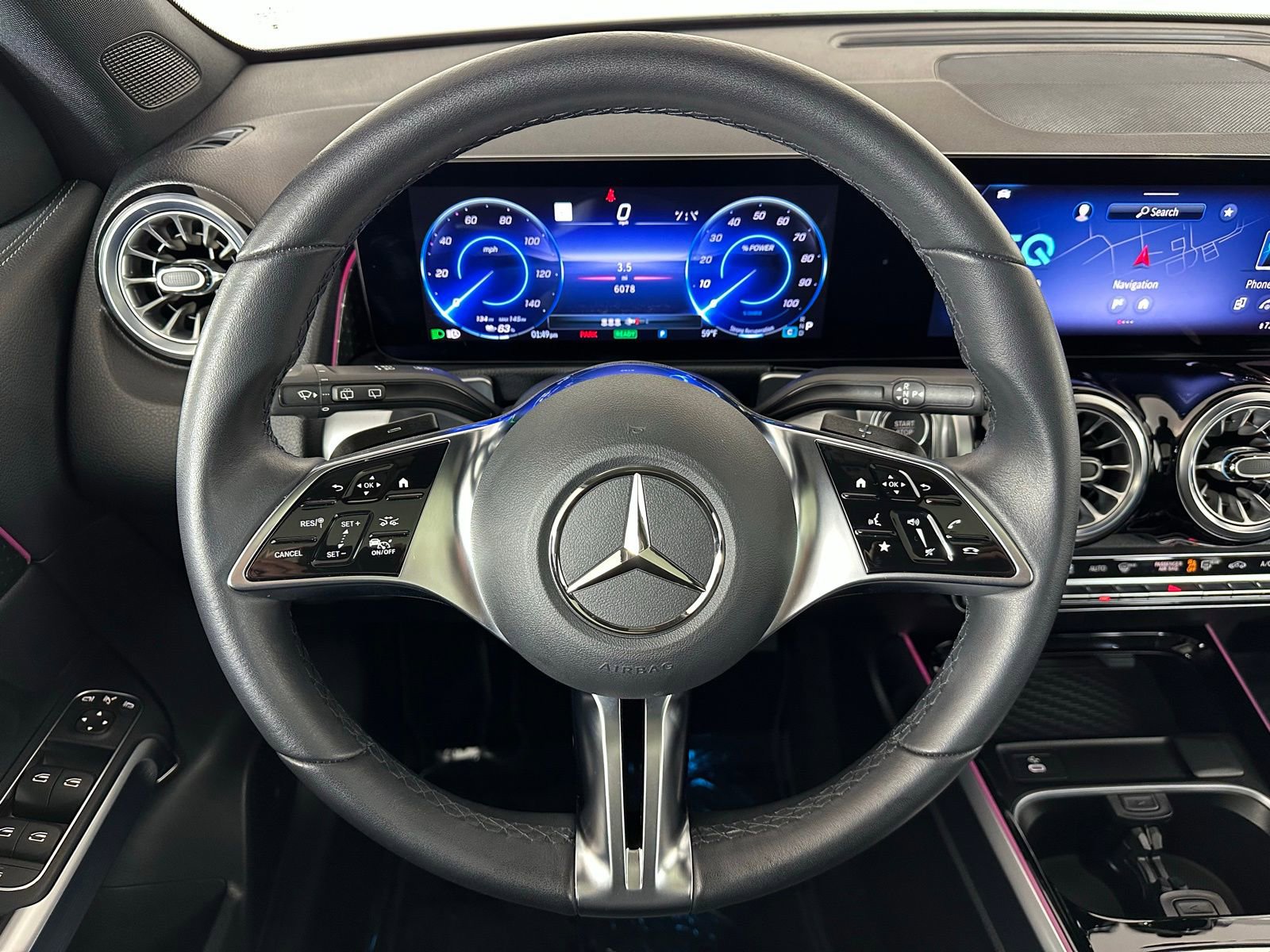 Used 2024 Mercedes-Benz EQB 300 4MATIC image 9