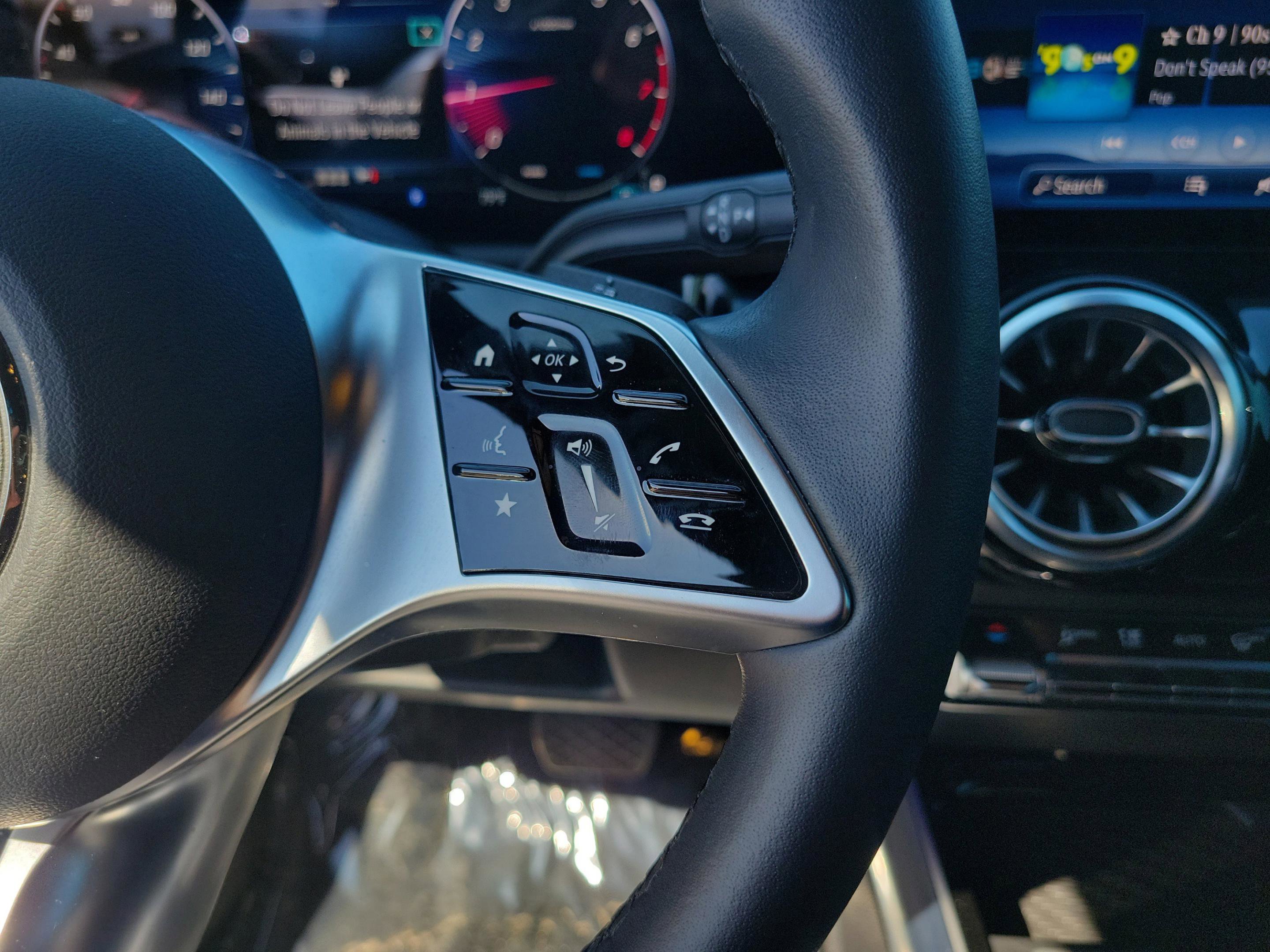 Certified 2025 Mercedes-Benz GLA 250 image 21