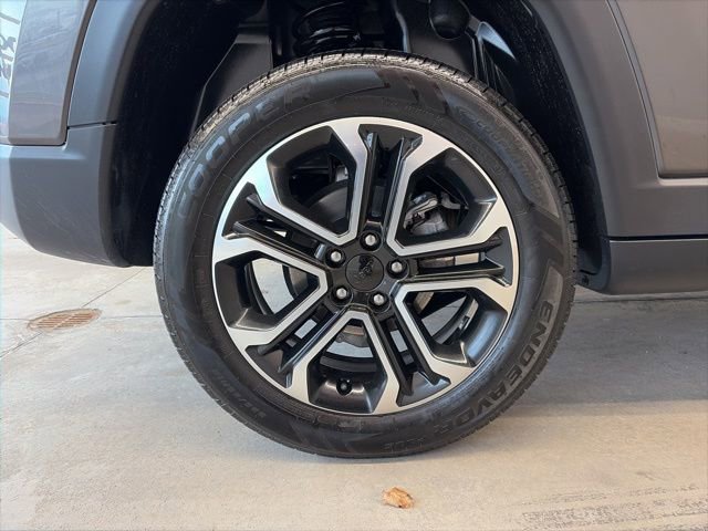 Used 2023 Jeep Compass Limited image 9