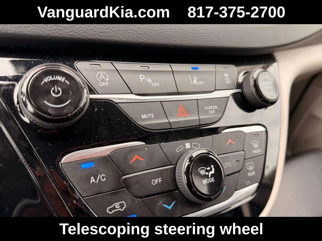 Used 2023 Chrysler Pacifica Touring-L FWD image 23