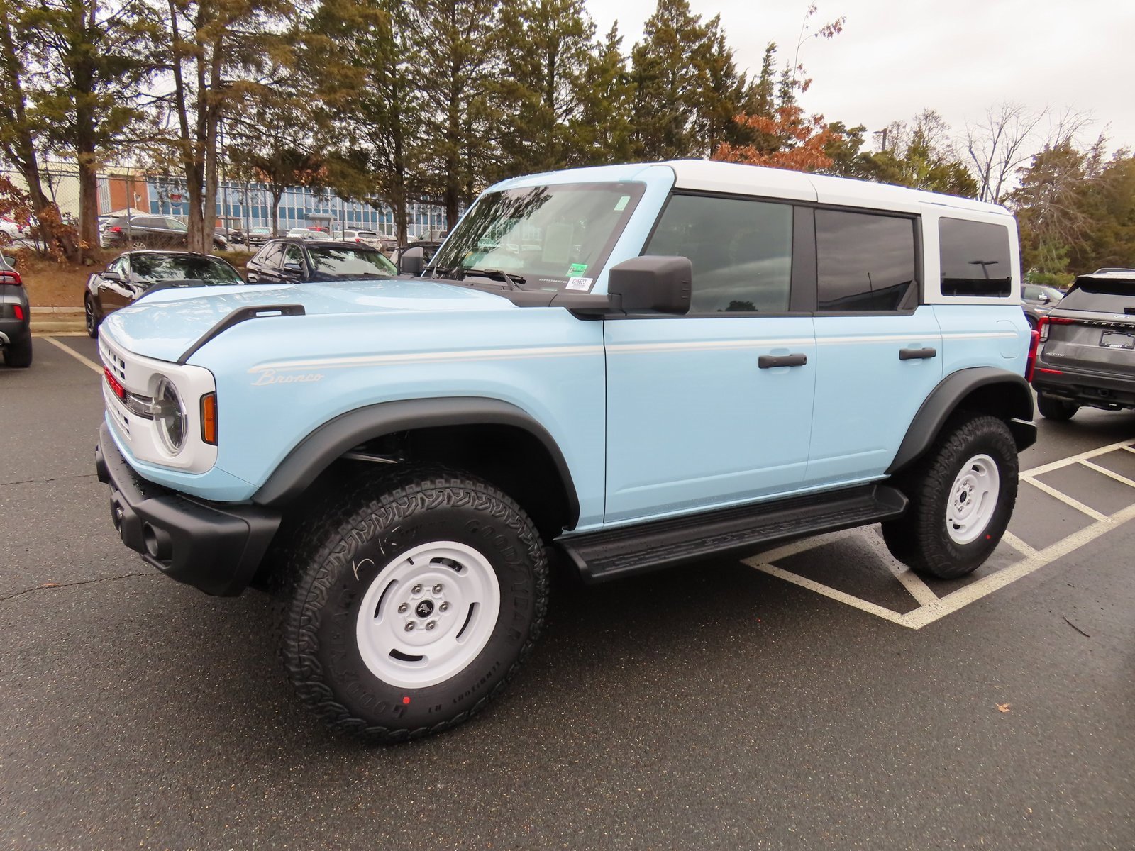 New 2025 Ford Bronco Heritage Edition image 3