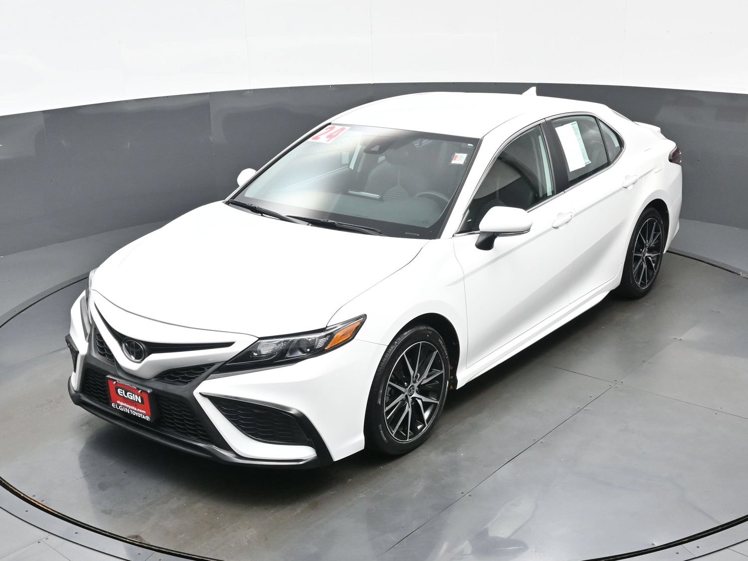 Used 2024 Toyota Camry SE AWD/4WD image 36