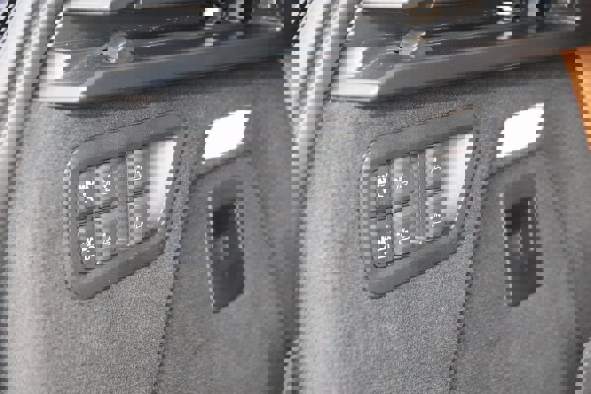 Used 2023 BMW X7 xDrive40i w/ M Sport Package image 79