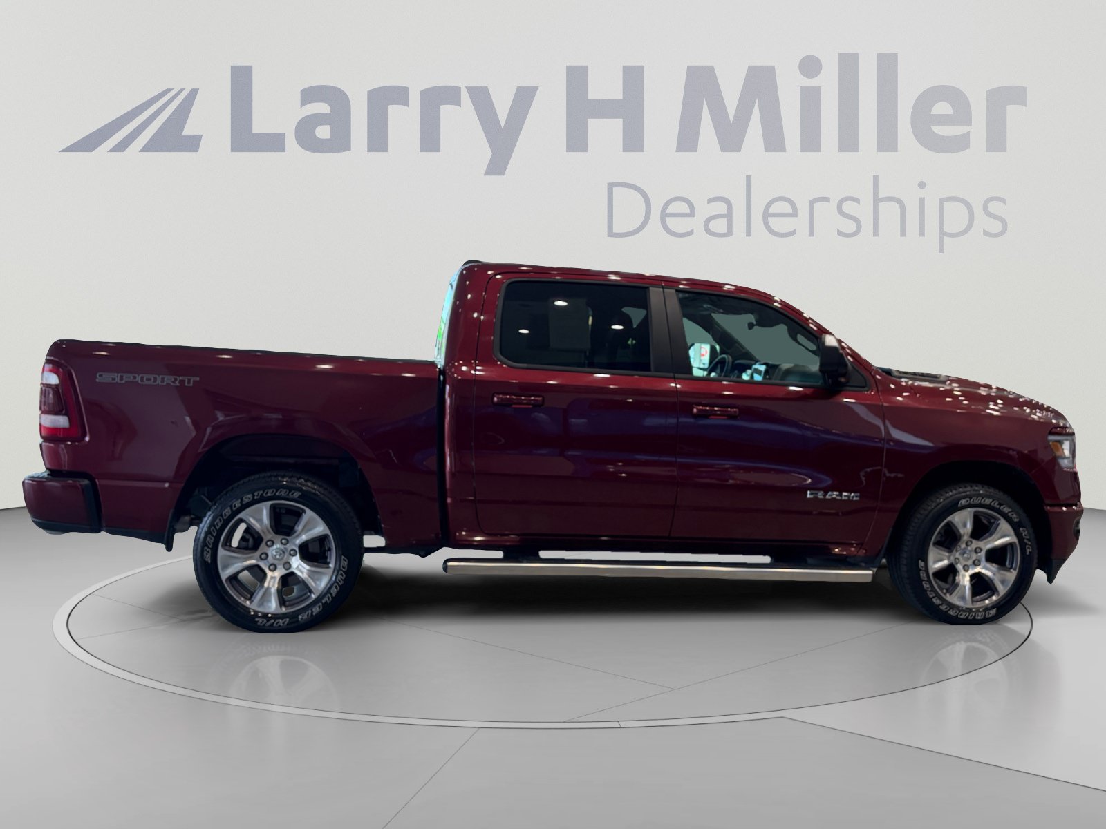 Used 2023 RAM 1500 Laramie AWD/4WD image 6