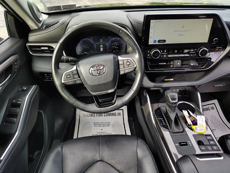 Used 2023 Toyota Highlander Limited AWD/4WD image 34