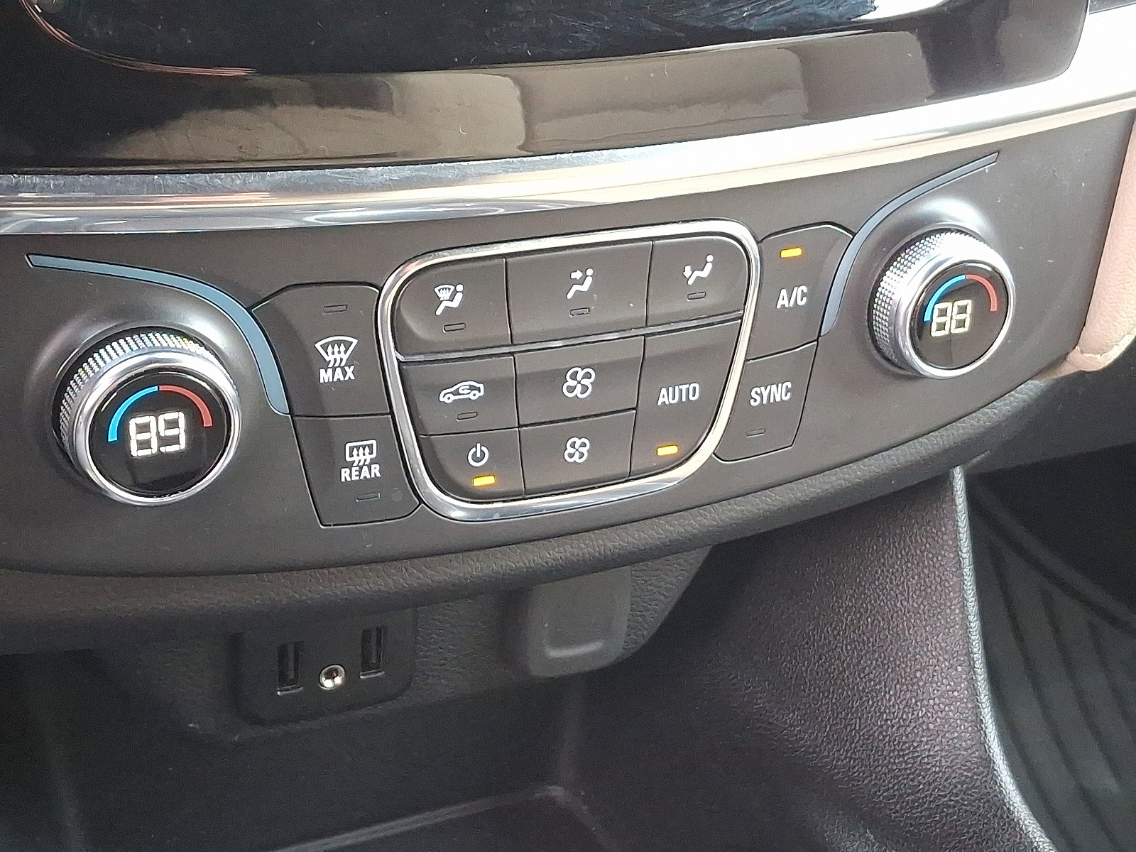 Certified 2023 Chevrolet Traverse LS image 16