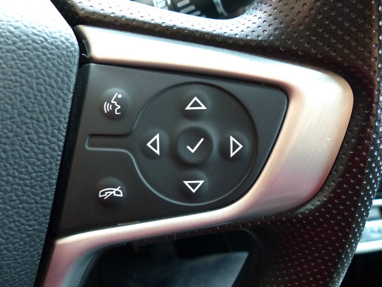 Used 2021 GMC Acadia SLE w/ Driver Convenience Package FWD image 25