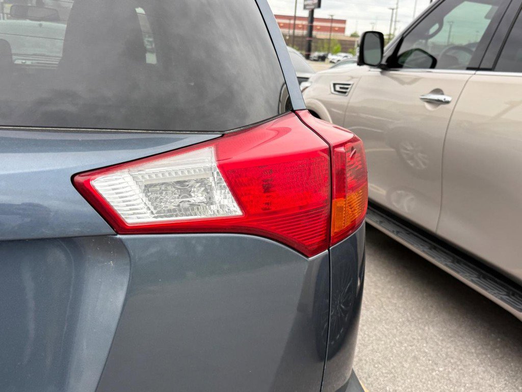 Used 2014 Toyota RAV4 Limited image 9