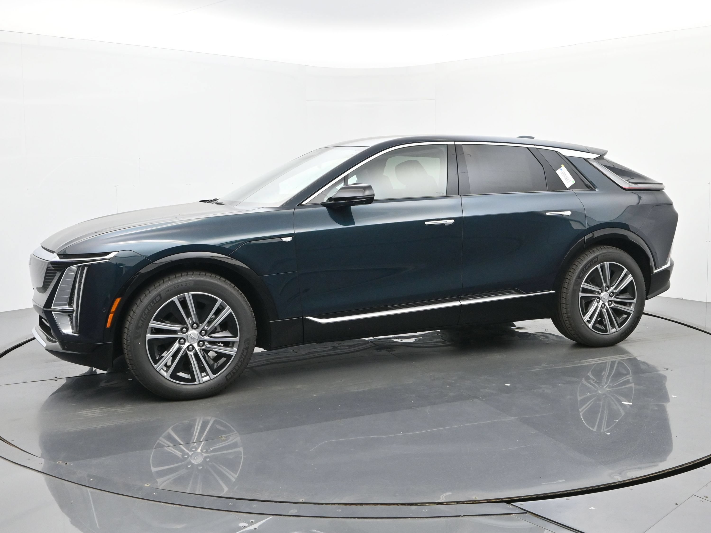 New 2026 Cadillac Lyriq Luxury w/ LPO, Floor Liner Package AWD/4WD image 2