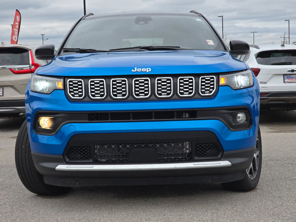 Used 2025 Jeep Compass Limited AWD/4WD image 5