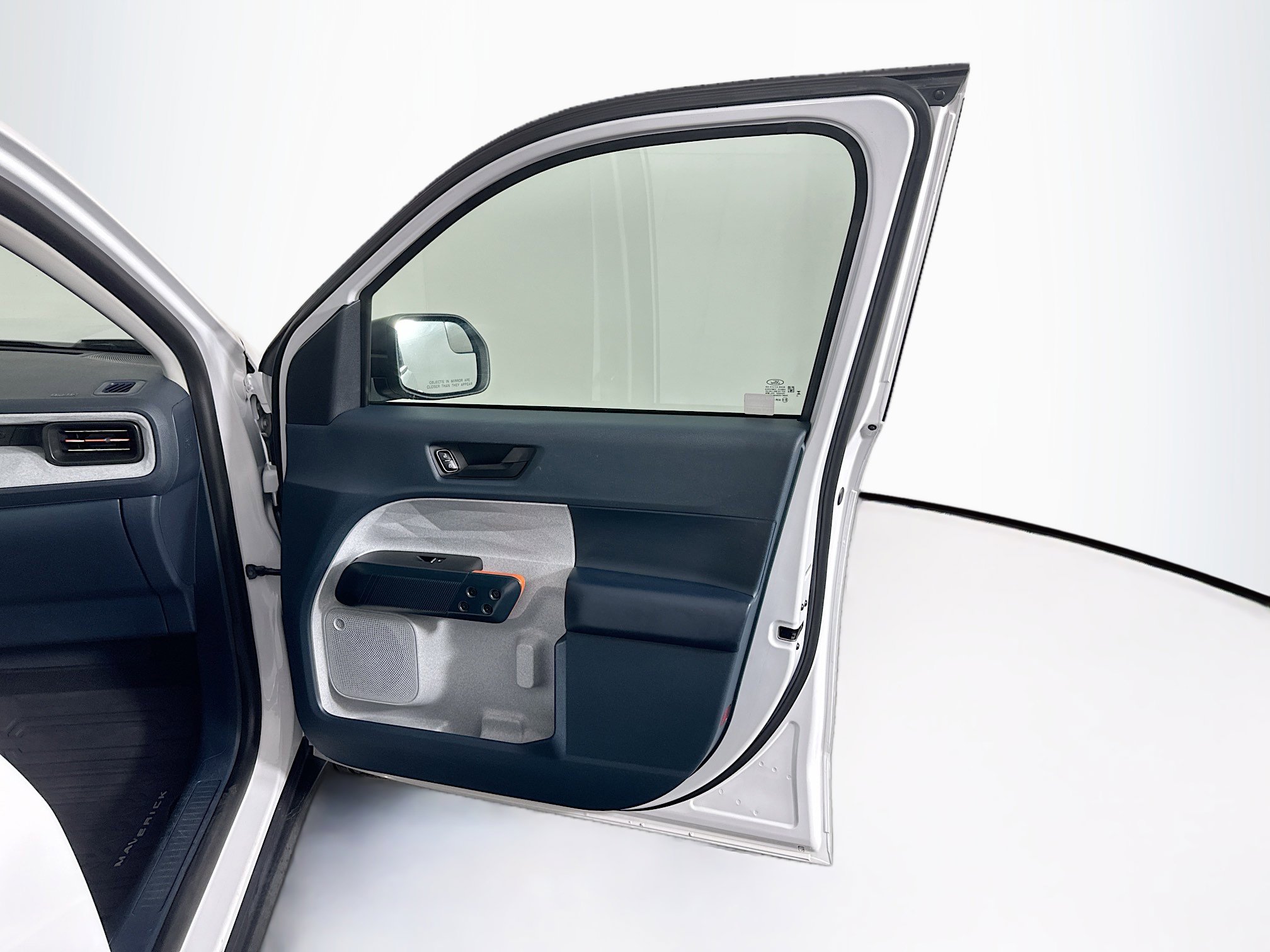 Used 2023 Ford Maverick XLT image 30