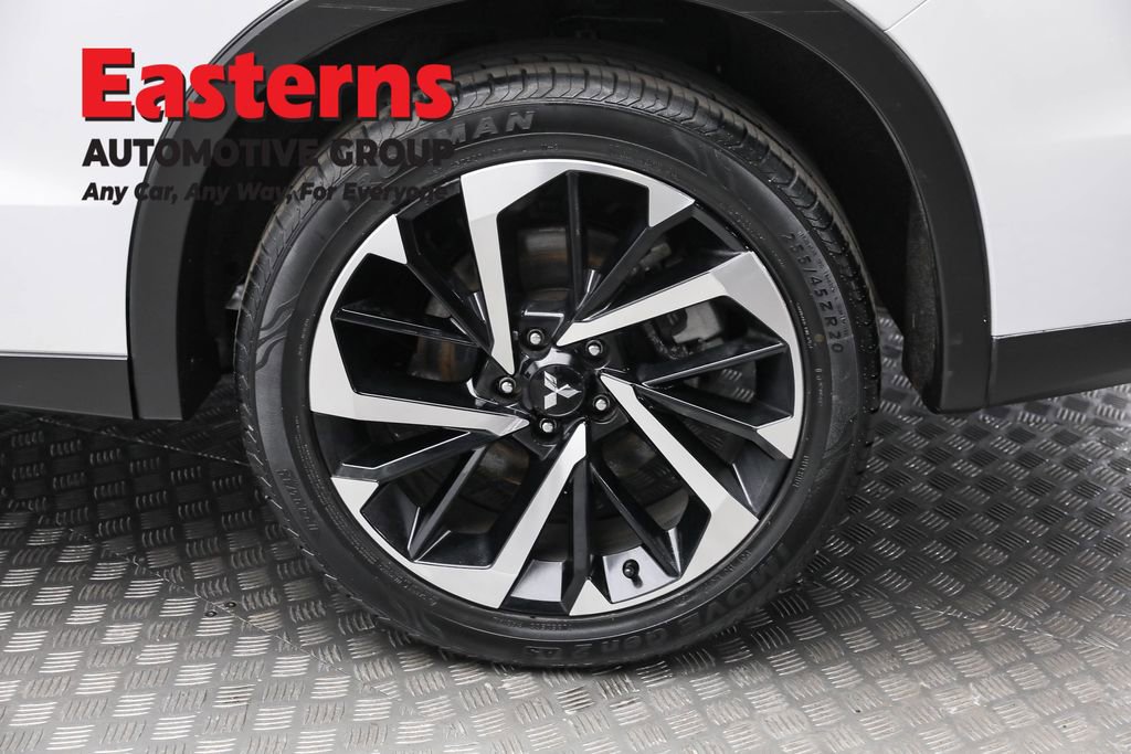 Used 2024 Mitsubishi Outlander SE image 8