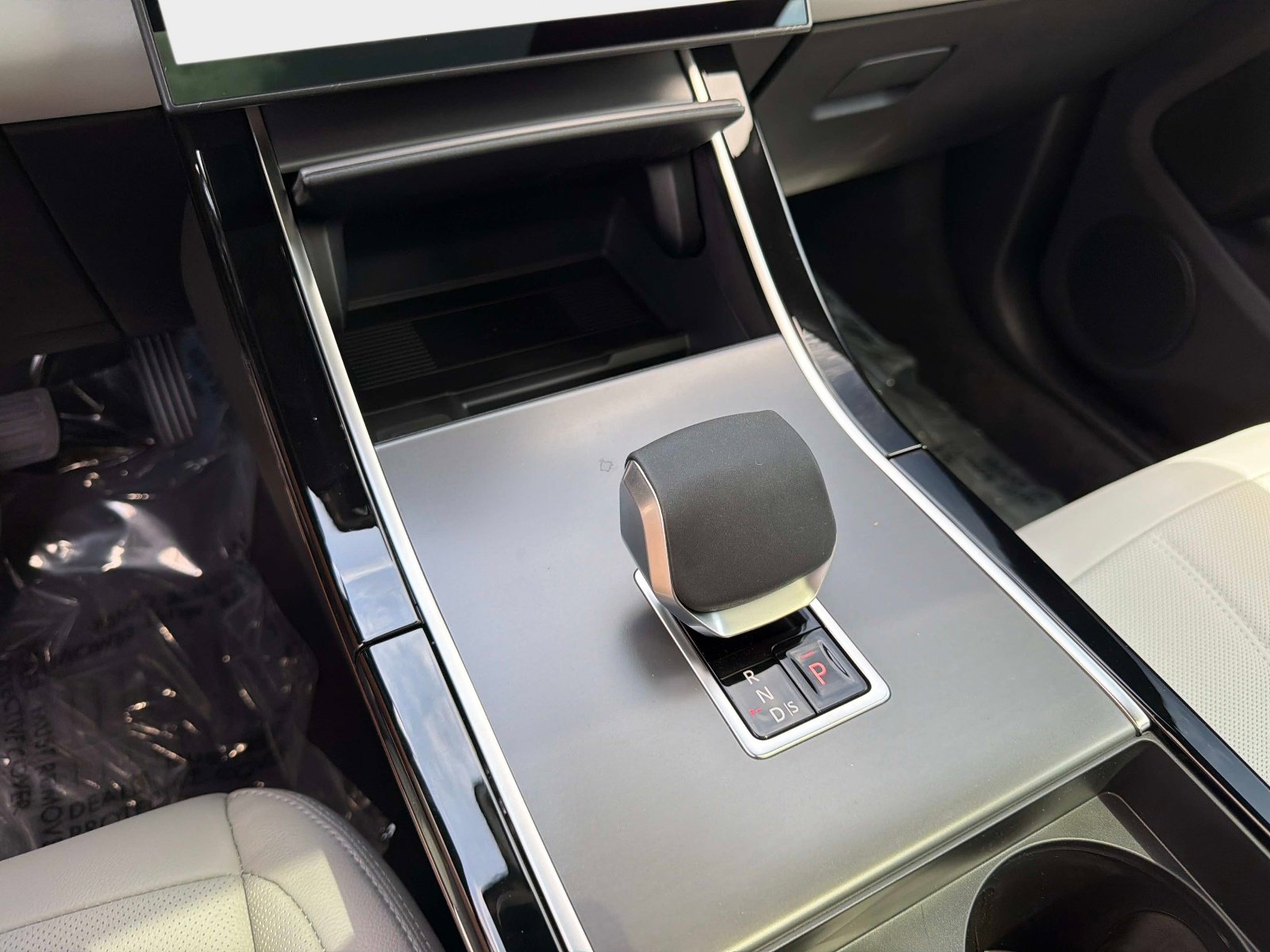 New 2026 Land Rover Range Rover Evoque S image 23