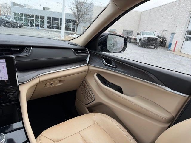 Used 2022 Jeep Grand Cherokee L Limited image 8