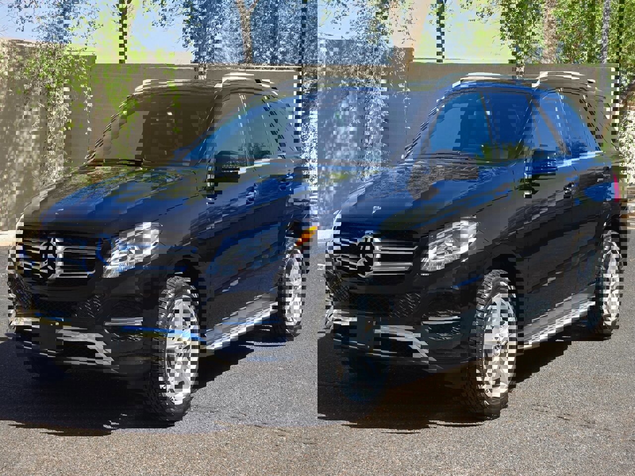 Used 2018 Mercedes-Benz GLE 350 w/ Premium 1 Package image 6