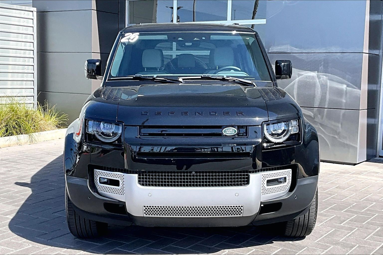 Used 2025 Land Rover Defender 110 S image 2