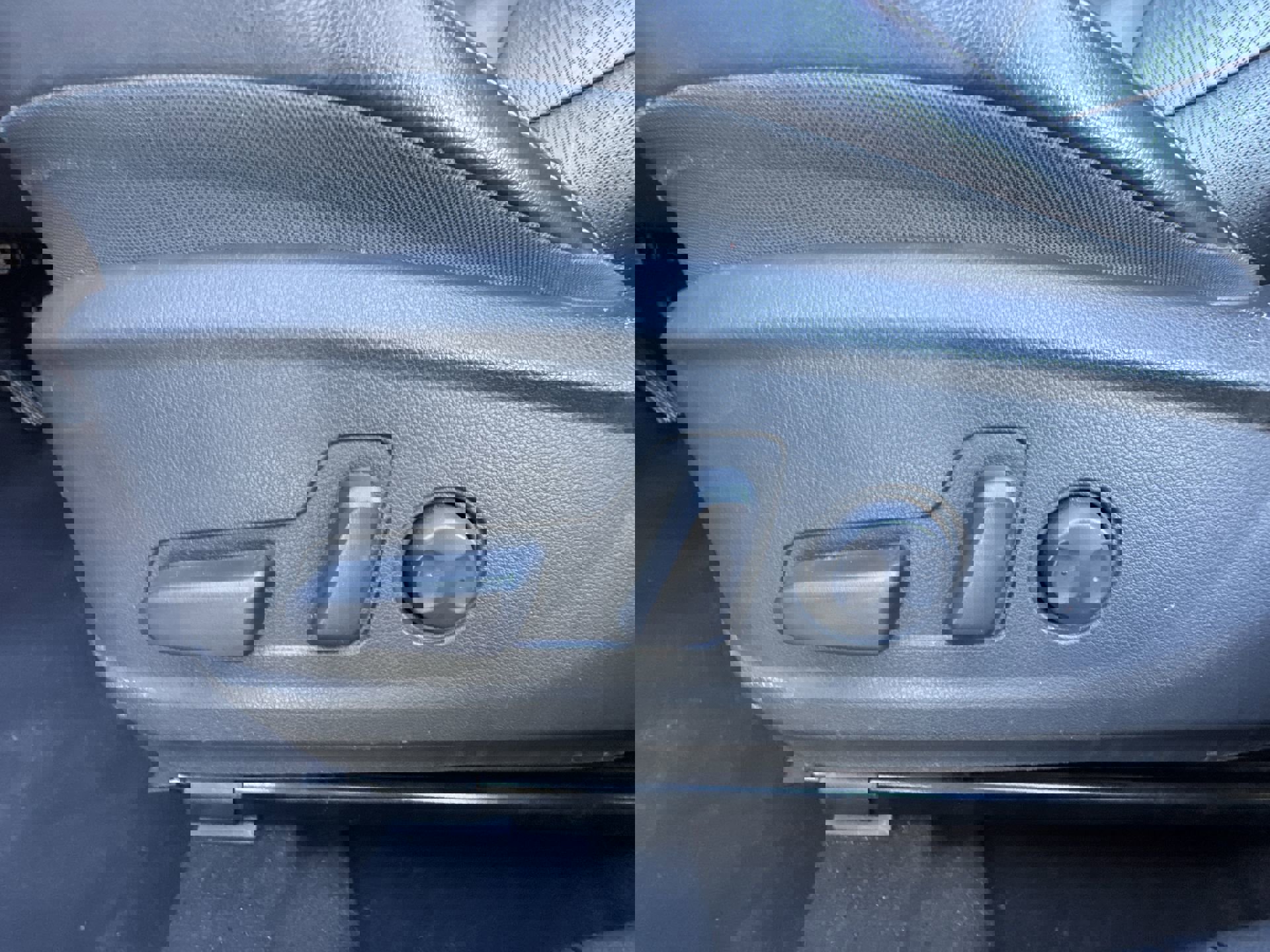 Used 2019 Hyundai Kona Limited image 12