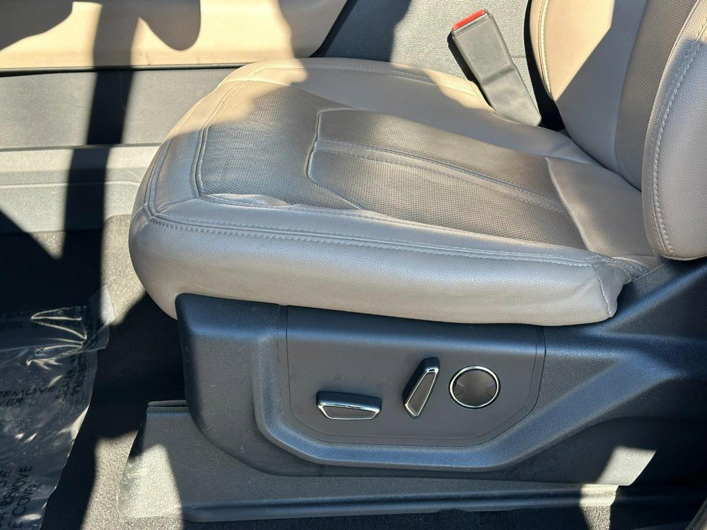 Used 2024 Ford Expedition Limited image 21