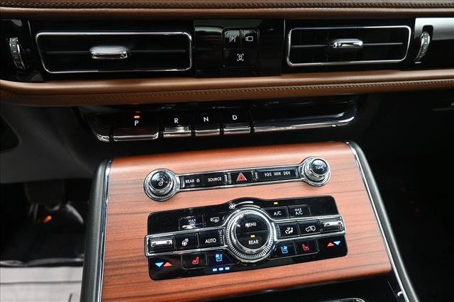 Used 2022 Lincoln Aviator Reserve w/ Equipment Group 201A AWD/4WD image 16