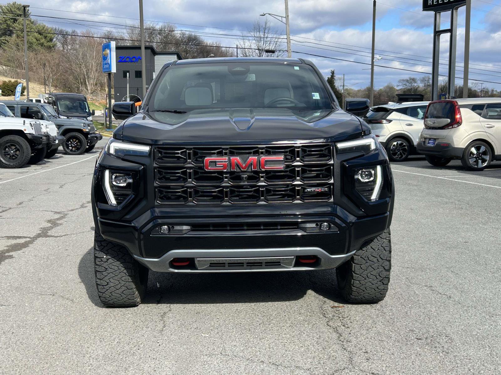 Used 2024 GMC Canyon AT4X image 8