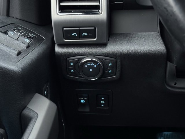 Used 2019 Ford F150 Platinum w/ Equipment Group 701A Luxury image 34