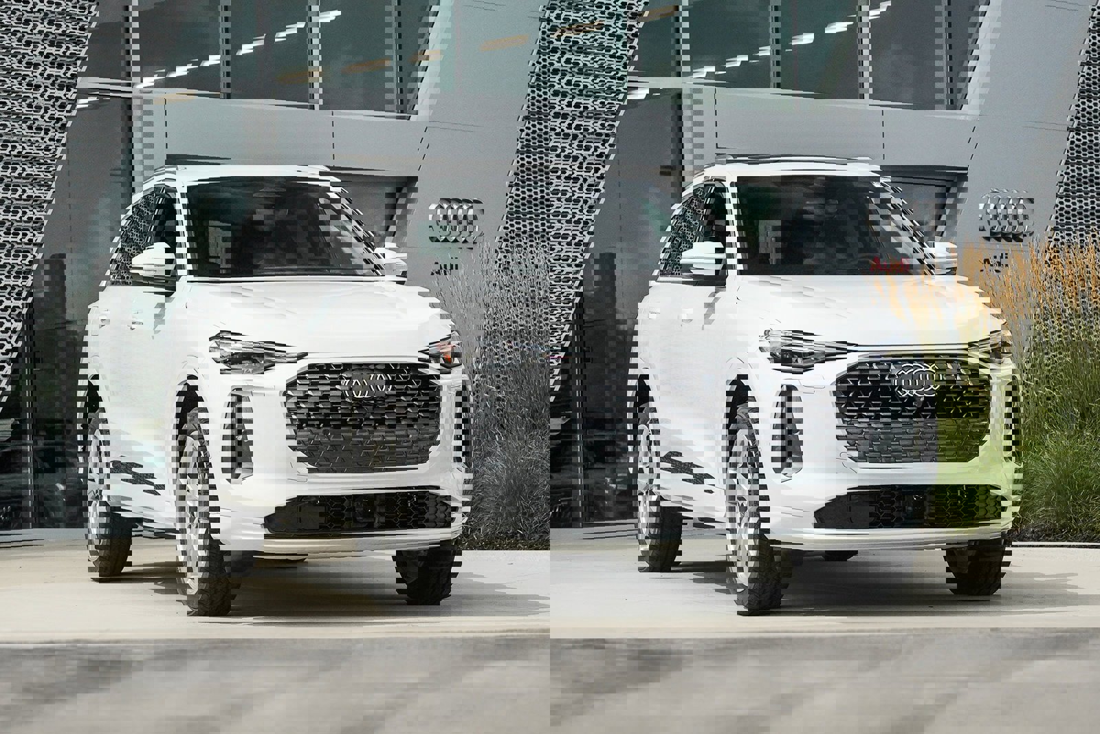 New 2025 Audi Q5 Premium Plus image 1