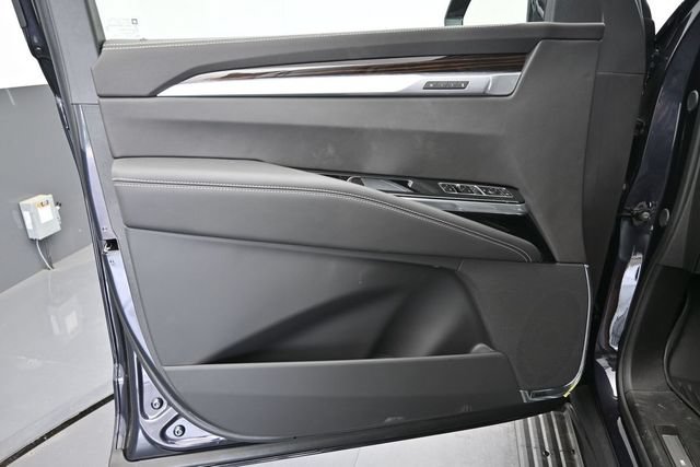 New 2026 Cadillac Escalade ESV Luxury w/ LPO, Radiant Package AWD/4WD image 15