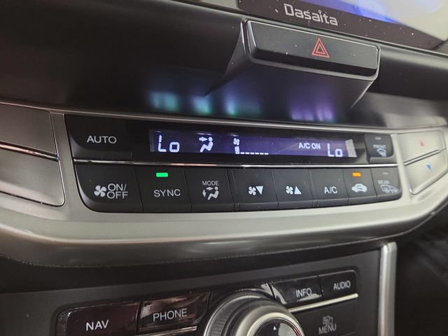 Used 2015 Honda Accord Touring image 18