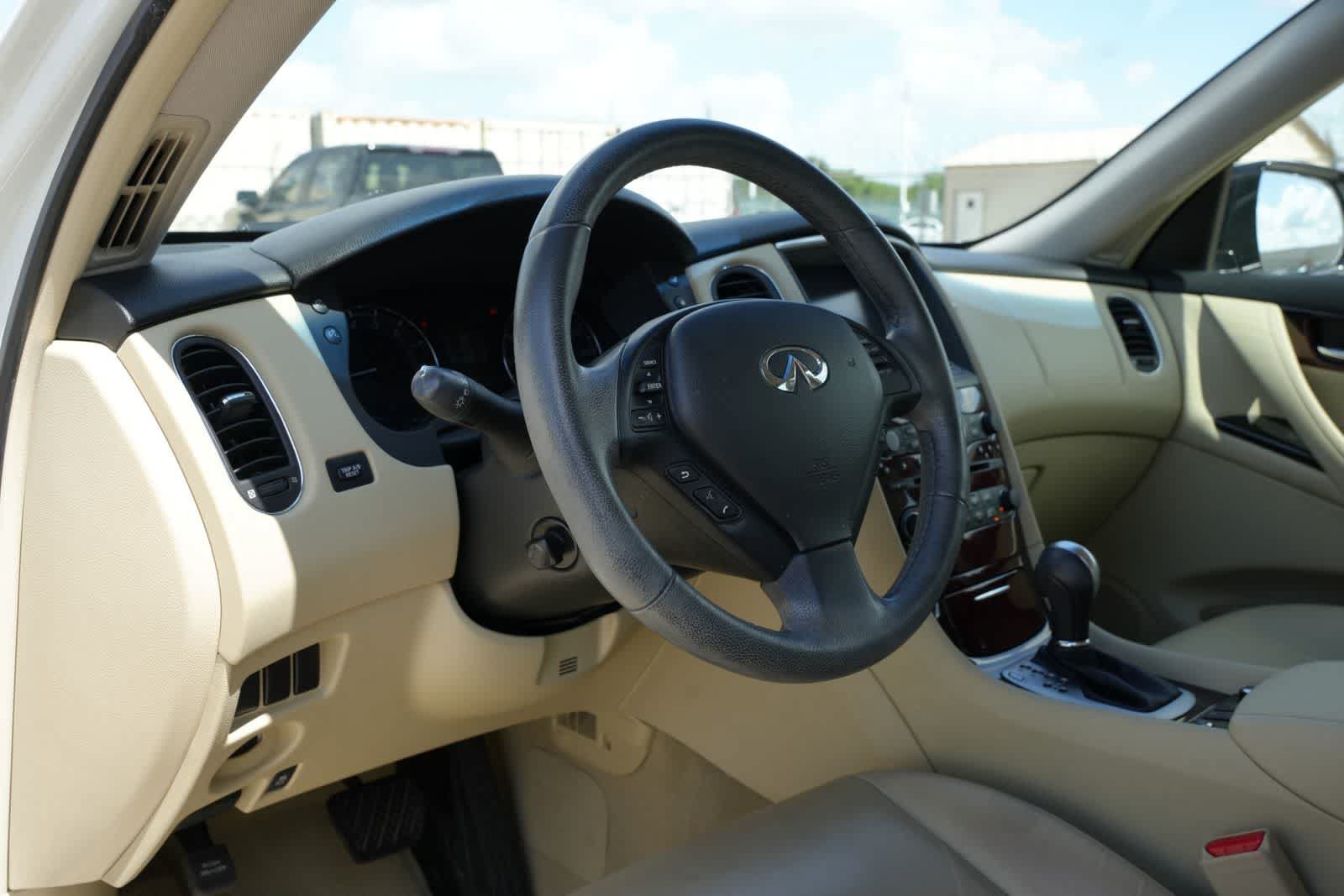 Used 2016 INFINITI QX50 2WD w/ Premium Plus Package image 18