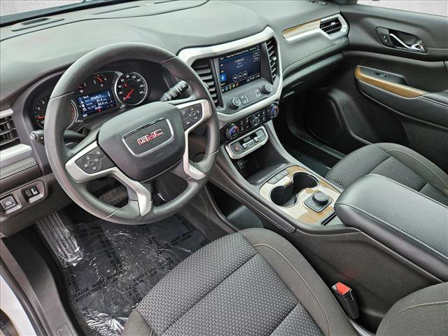 Used 2023 GMC Acadia SLE image 13