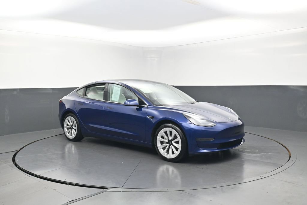 Used 2023 Tesla Model 3 Standard Range RWD image 5