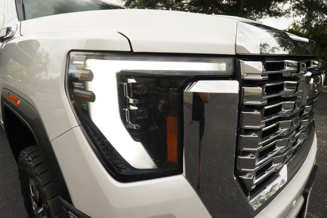 Used 2025 GMC Sierra 2500 Denali w/ Denali Reserve Package AWD/4WD image 34