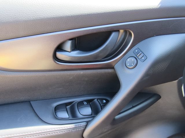 Used 2020 Nissan Rogue Sport S w/ Appearance Package FWD image 20