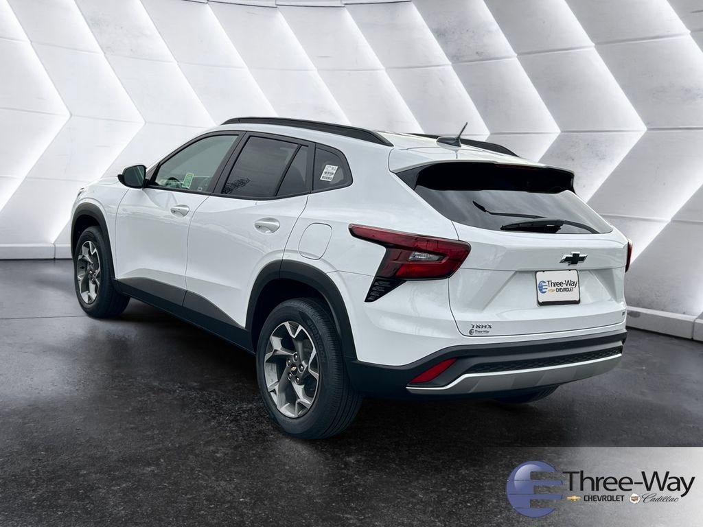 New 2026 Chevrolet Trax LT w/ Driver Confidence Package FWD image 3