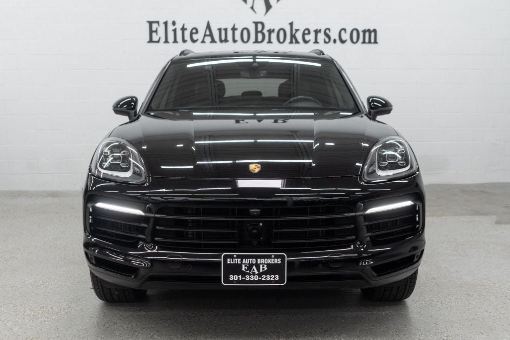 Used 2023 Porsche Cayenne AWD/4WD image 3