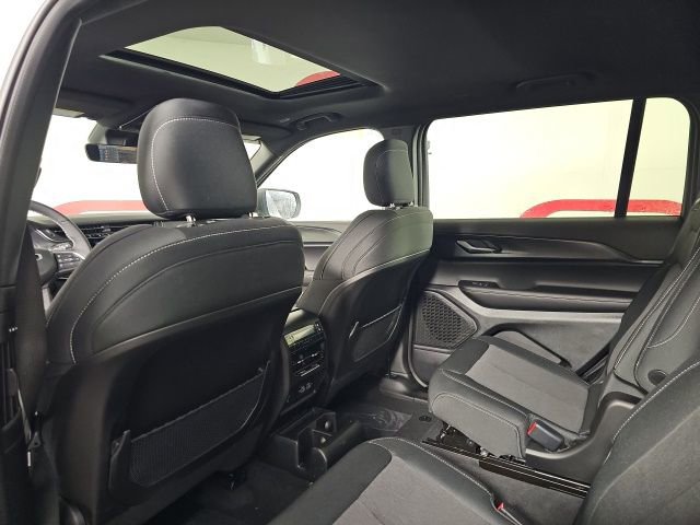 New 2025 Jeep Grand Cherokee L Laredo w/ Luxury Tech Group I image 17