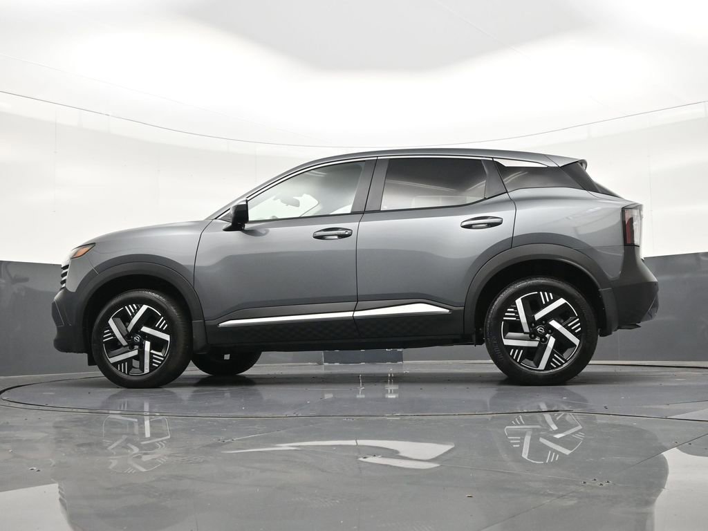 Used 2025 Nissan Kicks SV image 29