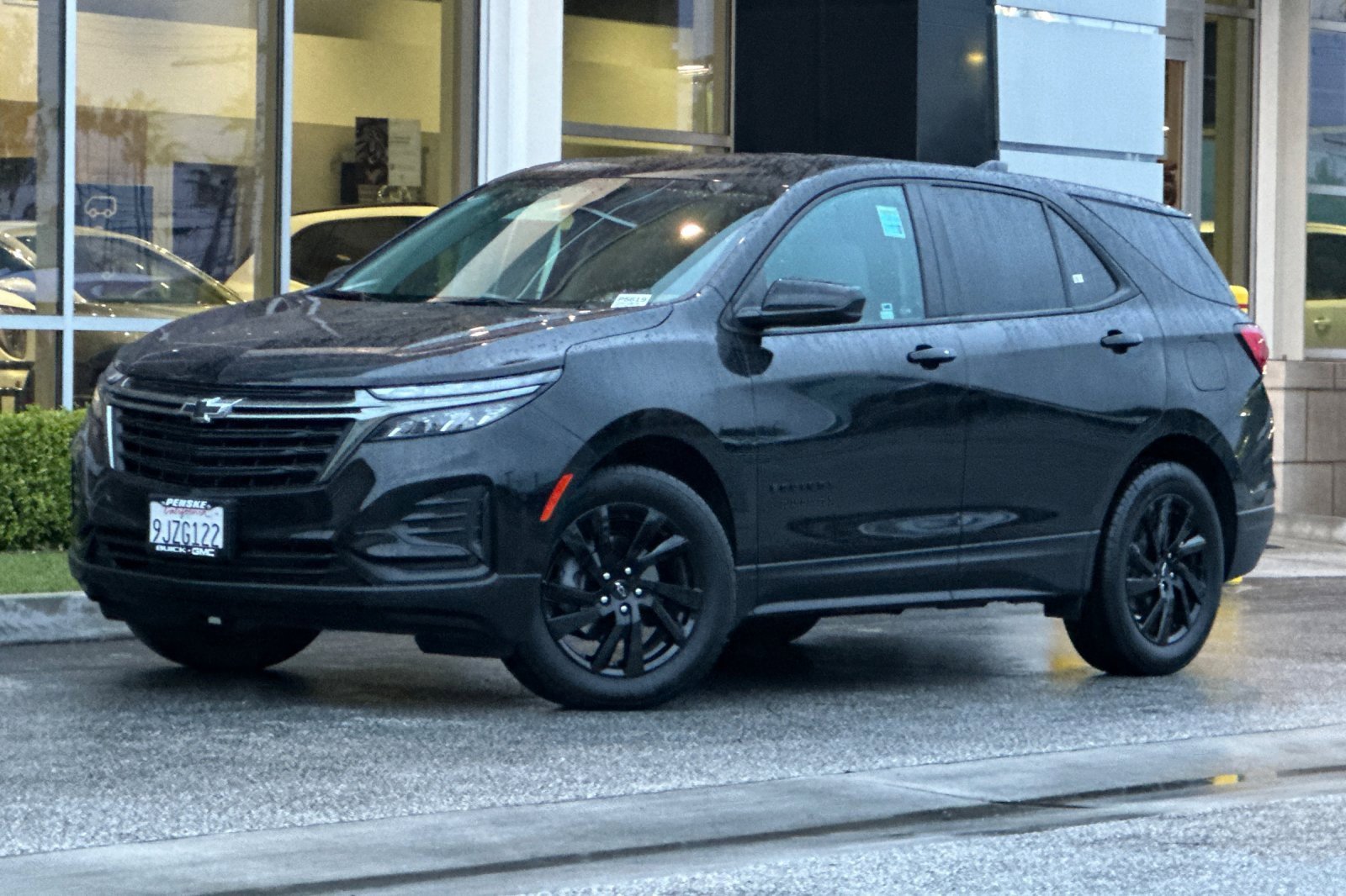 Used 2024 Chevrolet Equinox LS w/ LS Convenience Package image 8