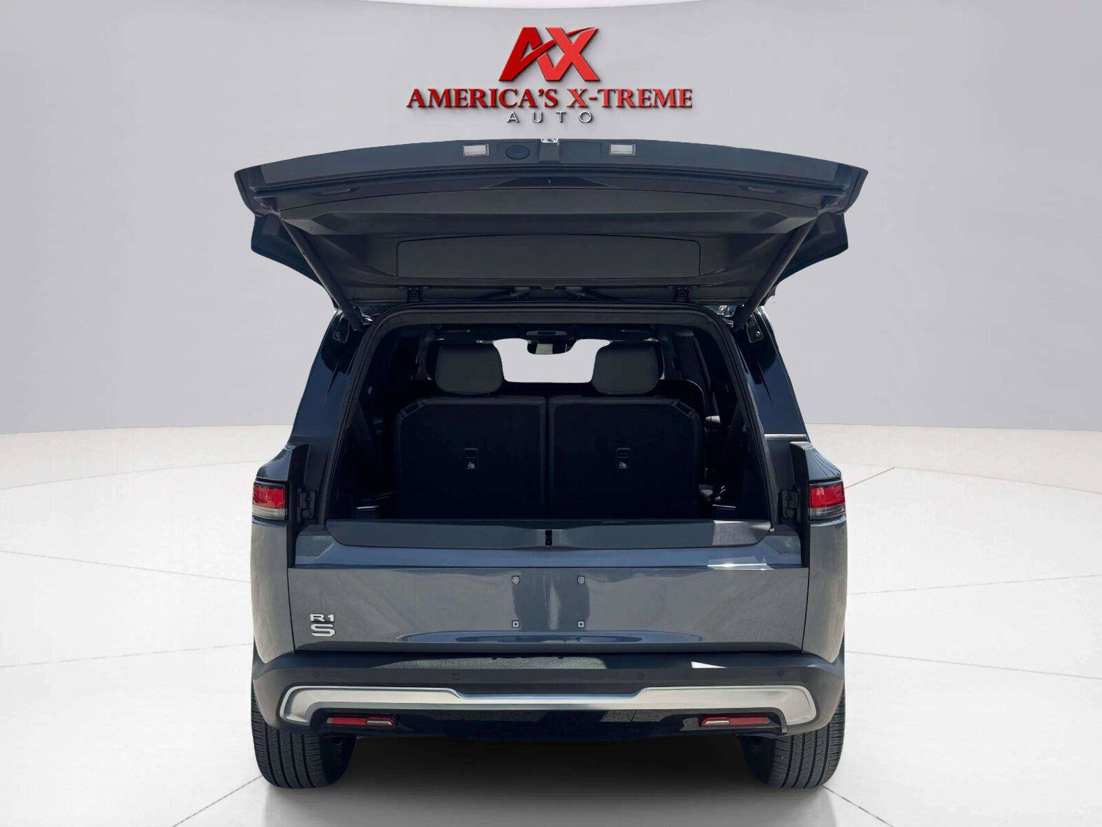 Used 2025 Rivian R1S Adventure AWD/4WD image 63