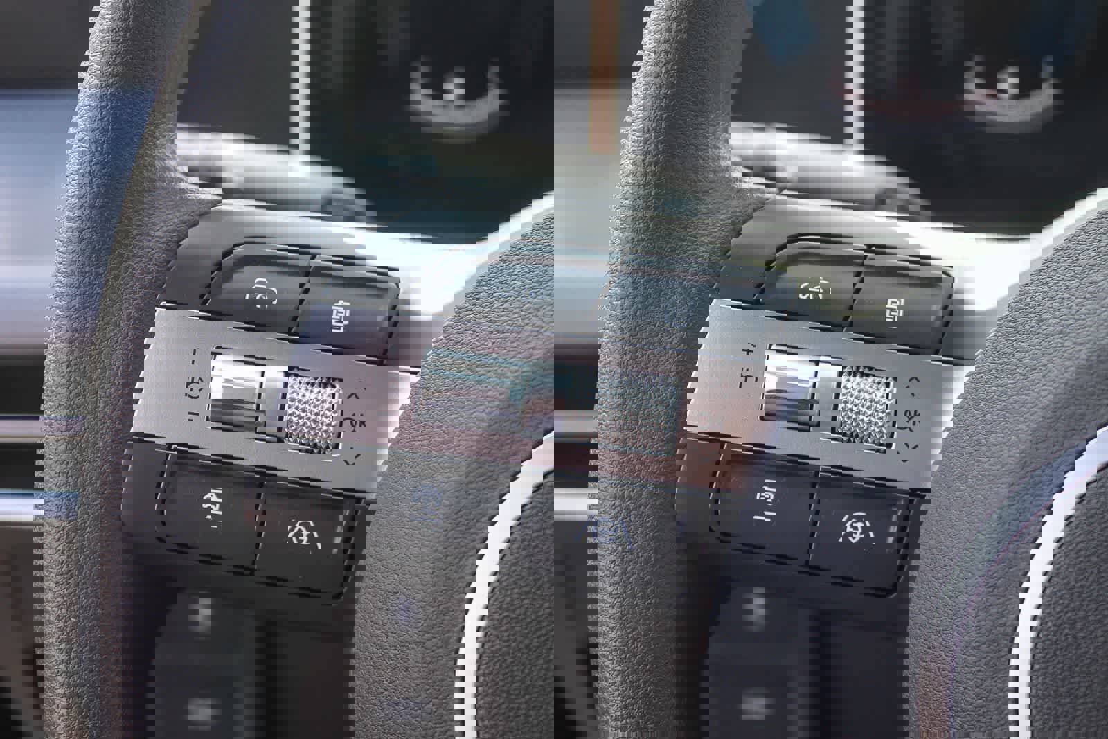 Certified 2025 Hyundai Sonata SE image 31