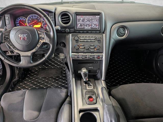 Used 2009 Nissan GT-R Premium image 16
