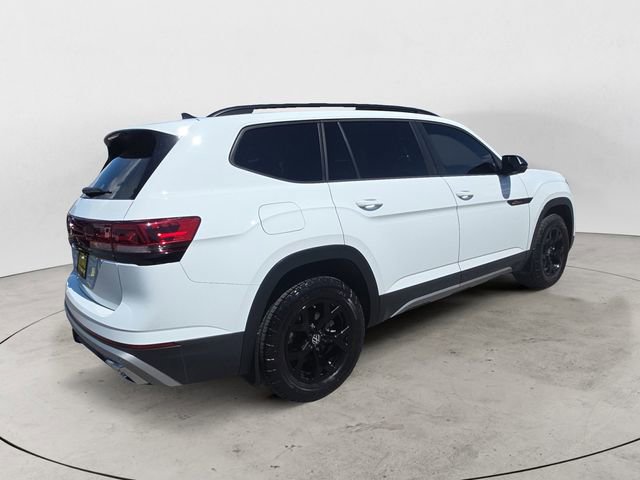 Used 2024 Volkswagen Atlas Peak Edition SE AWD/4WD image 5