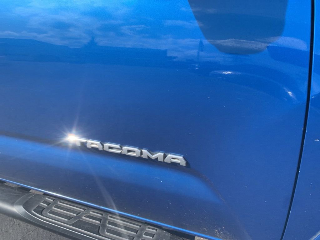 Used 2016 Toyota Tacoma TRD Sport w/ Exterior Package RWD image 7