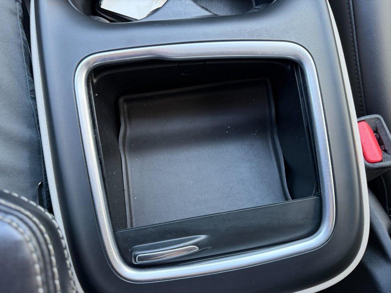 Used 2023 Chrysler Pacifica Touring-L FWD image 48