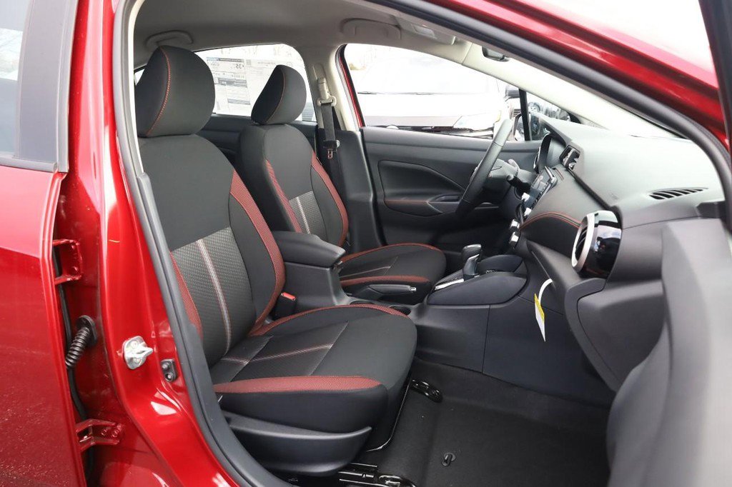 New 2025 Nissan Versa SR w/ Trunk Package image 23