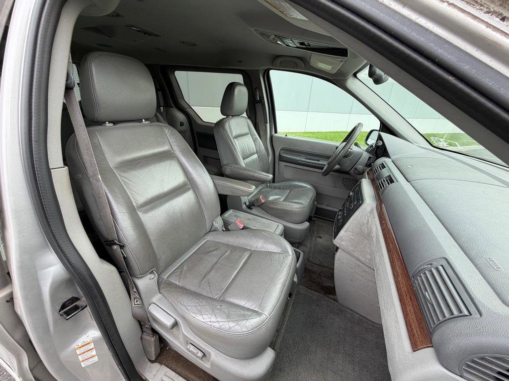 Used 2004 Ford Freestar SEL FWD image 11