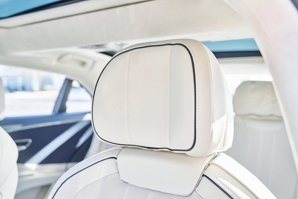 Used 2024 Bentley Flying Spur V8 image 43